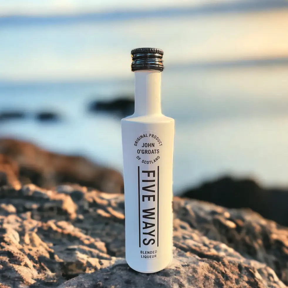 Five Ways Blended Whisky Liqueur 5cl miniature - 8 Doors - liqueur - 70cl