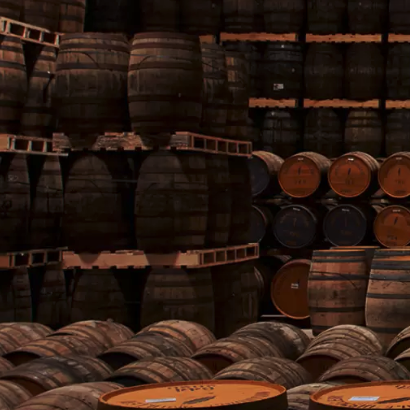 Propiedad de barricas de whisky con la destilería Annandale
